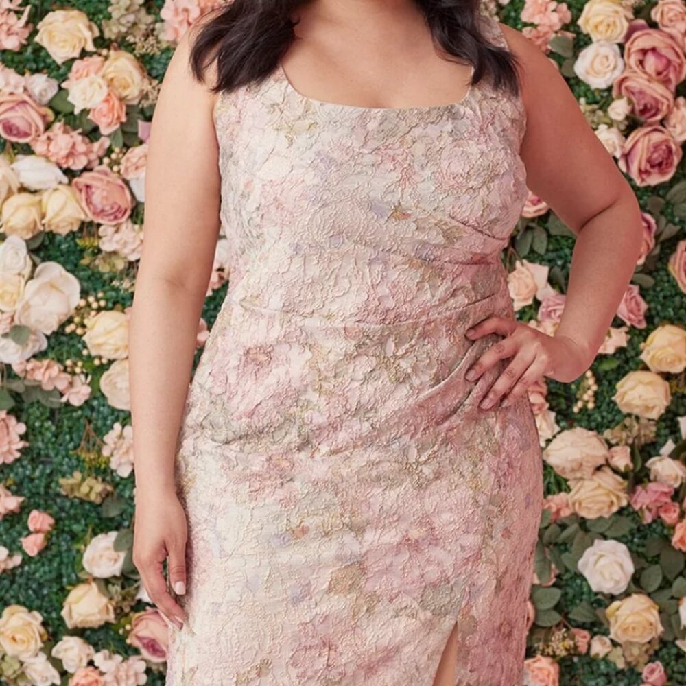 Adrianna Papell Floral Matelassé Dress – Size 20W – NWT